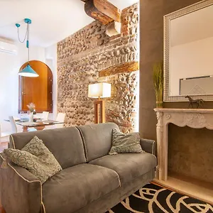  Apartment Il Cuscino Di Giulietta - 2 Min From Arena Italy