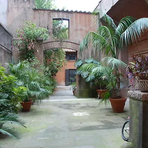  Apartment Palazzo Velli Italy
